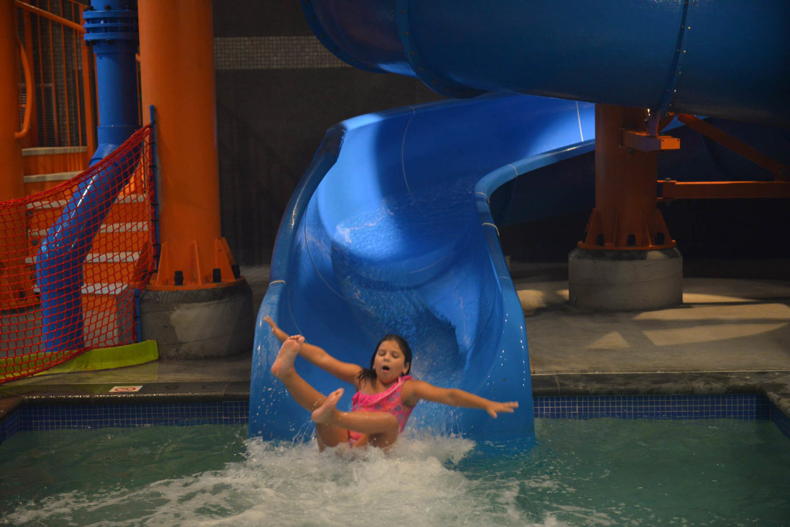 indoor splash pool